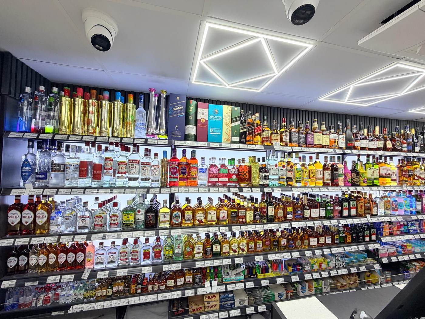 Inside Prime Food & Wine